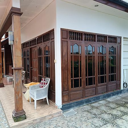 Hotel Urban Jungle House Bali Canggu Exterior foto