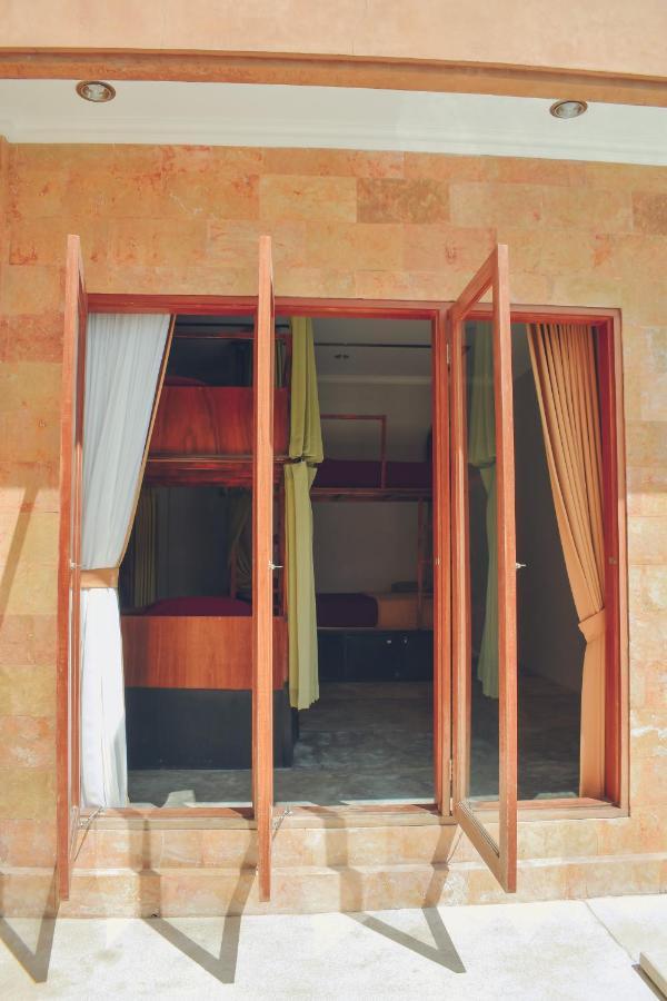 Hotel Urban Jungle House Bali Canggu Exterior foto