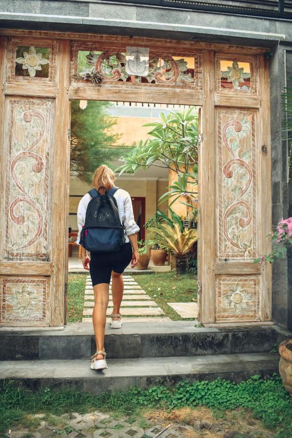 Hotel Urban Jungle House Bali Canggu Exterior foto