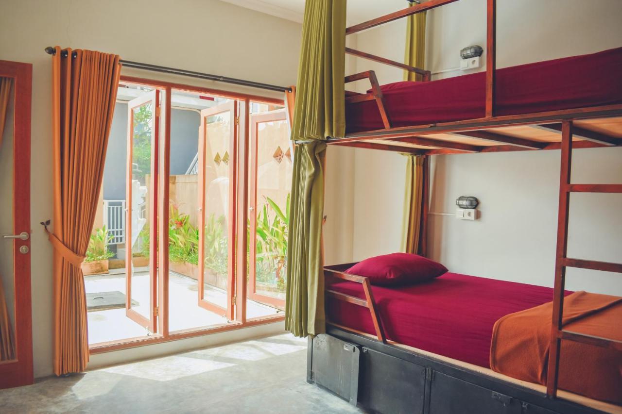 Hotel Urban Jungle House Bali Canggu Exterior foto